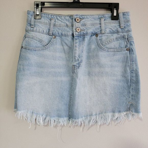 KanCan Denim Skirt Frayed‎ Hem Size 28 Light Wash Maurices - Picture 1 of 10